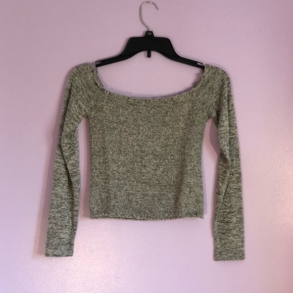 NWOT Hollister Grayscale Frill Shirred Long Sleeve Cropped Top - Picture 1 of 9
